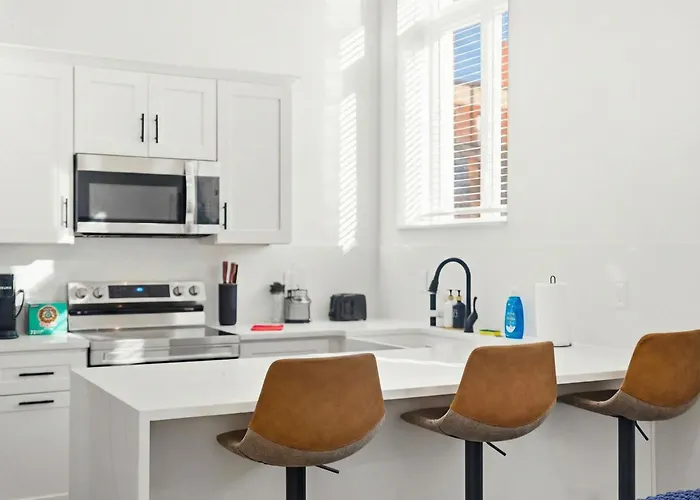 1 Mi To Dtwn! New Pet-friendly In Ferienhaus